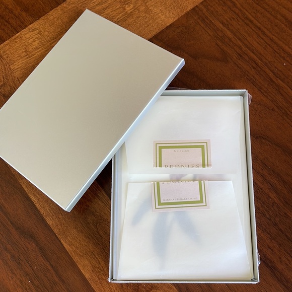 RARE MARTHA STEWART LIVING SET OF 14 PEONY CARDS AND ENVELOPES - BEAUTIFUL! - Picture 8 of 12